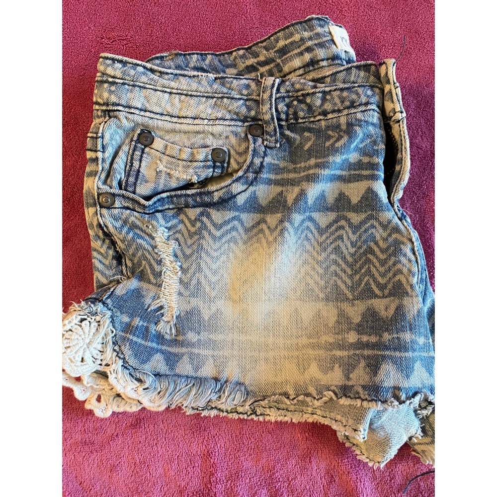Ripped lace shorts